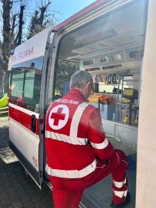 volontari CRI scuola infanzia san luigi garbagnate
