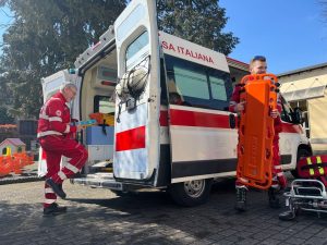 volontari CRI scuola infanzia san luigi garbagnate